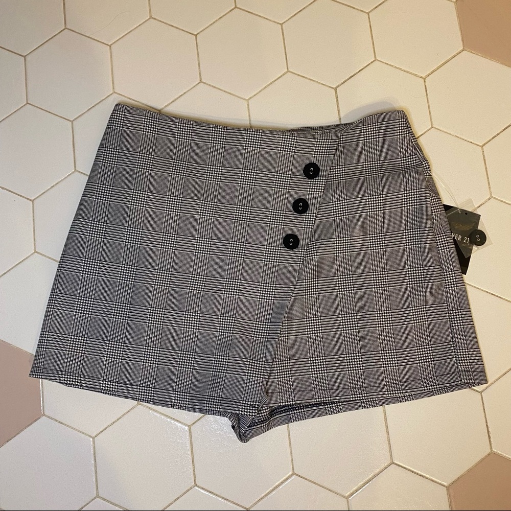 🛍F21 stripe skorts size M_NWT 🌸